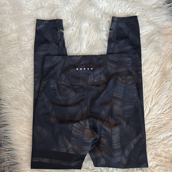 Stylish Gray Patterned Women's Leggings - Picture 6 of 7